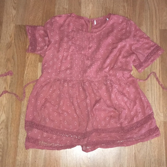 Early months spring colors maternity shirts bundle - Picture 4 of 4